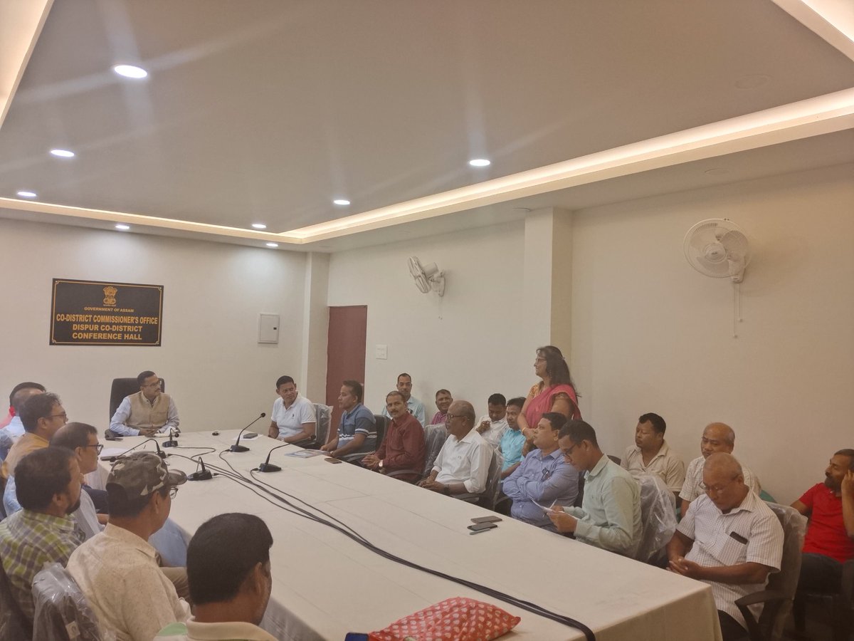 DispurD's tweet photo. A productive meeting was held with members of various civil societies regarding Mission Basundhara 3.0.....We aim to streamline land services, address grievances, and make the process more transparent and accessible for everyone. 

@DCKamrupMetro

 #MissionBasundhara
#Dispur https://t.co/9z7M4VMCHH