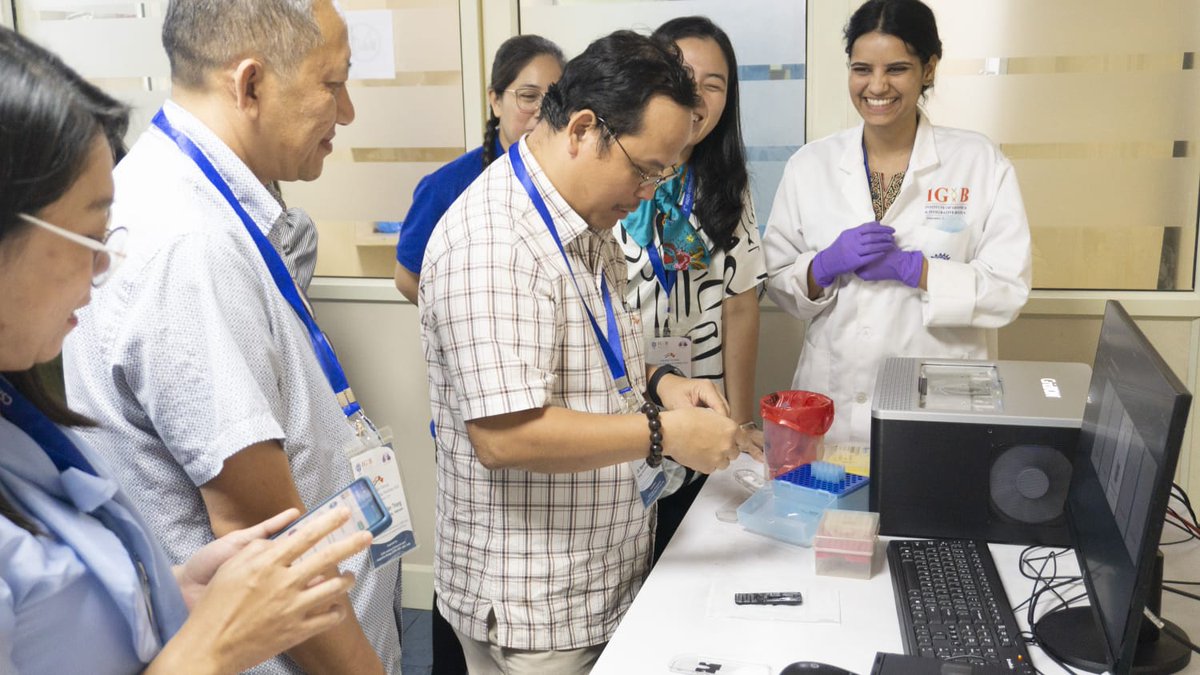 RajeshPandeyLab's tweet photo. Continued perseverance of excellence is key. That's what we continued on Day 2 of the #IndoVietnam workshop on NGS enabled AMR response. Early start, busy learning day n late evening retreat to guesthouse @IGIBSocial @souvik_csir @VNinINDIA @IGIBSocial @narendramodi @jnarayan81 https://t.co/umZP9AIgGr