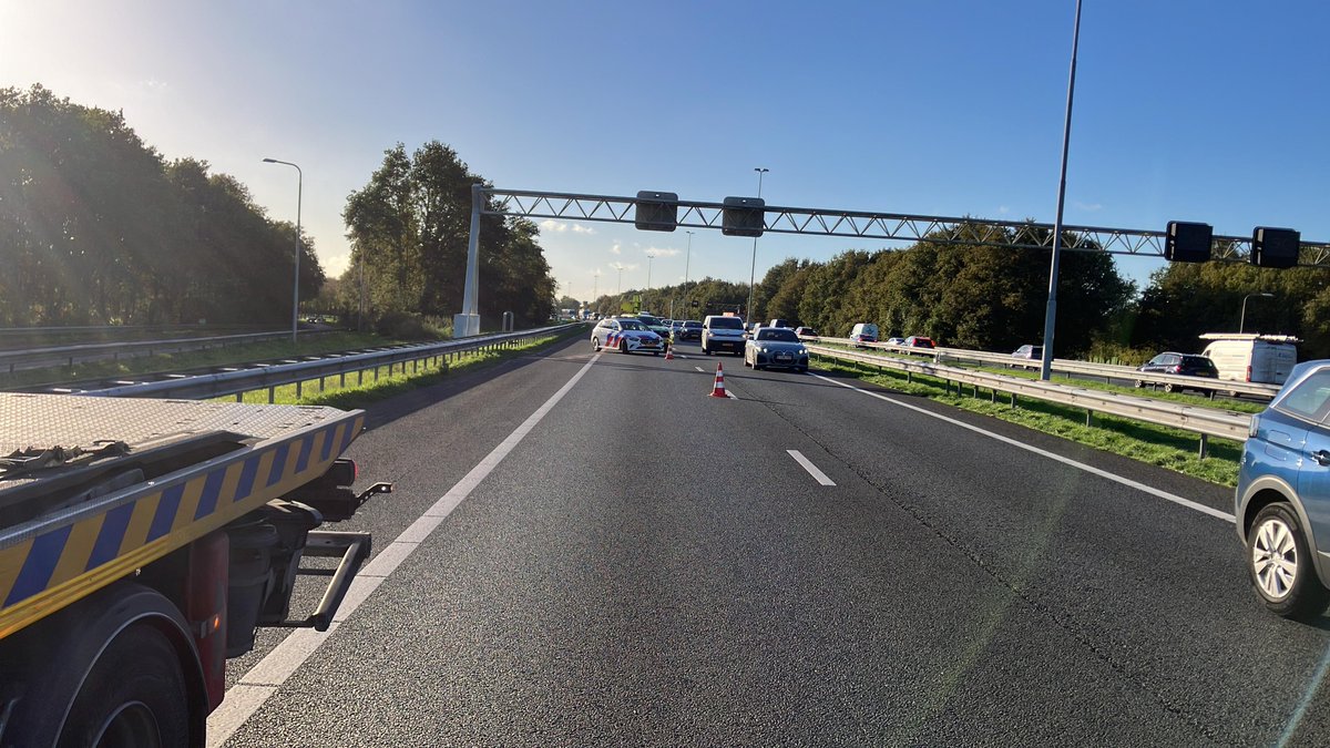 Ongeval op de A27 bij Lexmond, ambulance ter plaatse