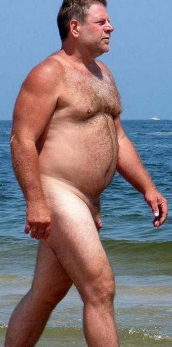 Thick belly. Salt n pepper chest hair. Walking proudly with small soft peener. Big ass hands. I mean I could go on. 😍