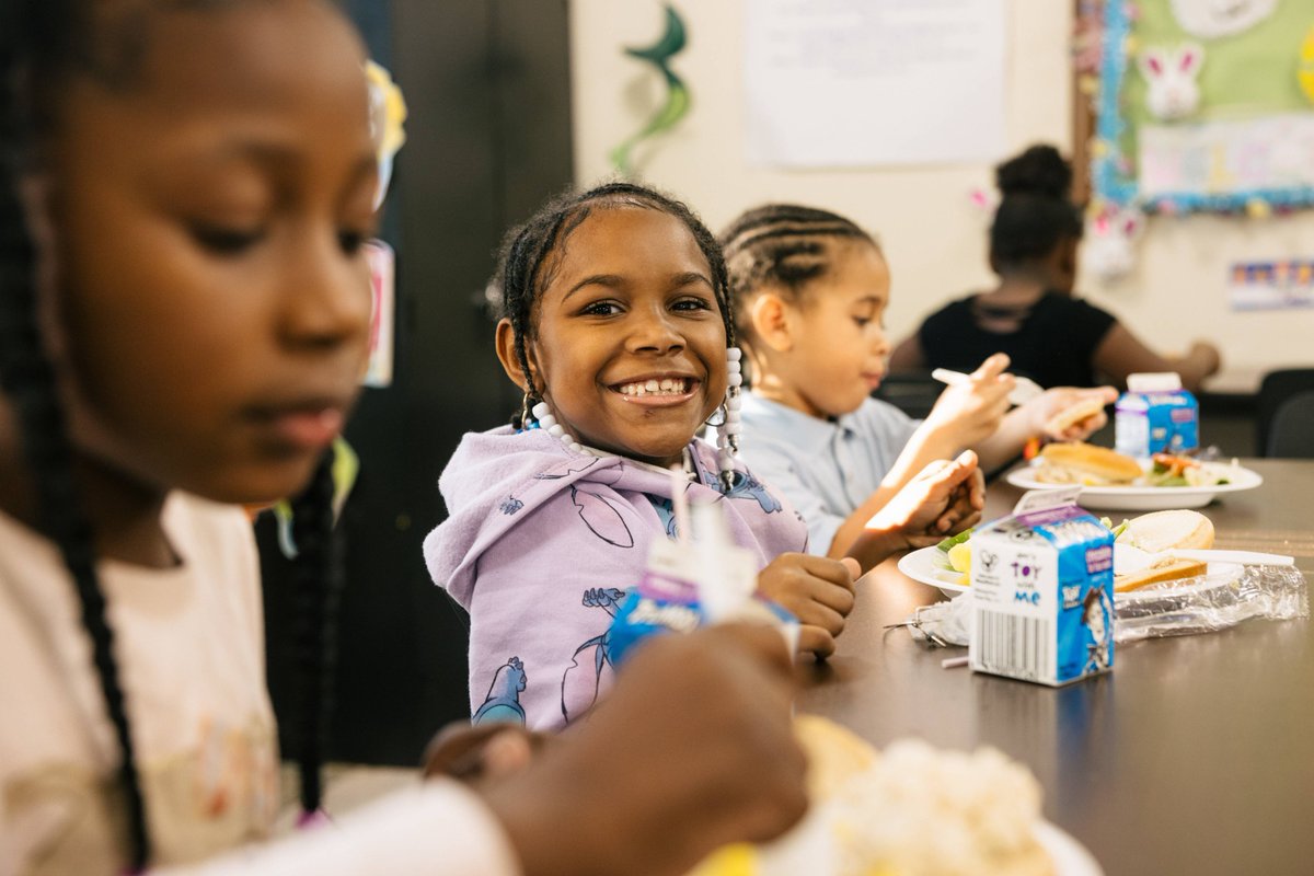 📚 The school season is in full swing! With kids staying busy, they need nutritious meals to stay fueled and ready to learn. Our afterschool meals program has already served over 15,000 meals and we’re just getting started! 🍎💪