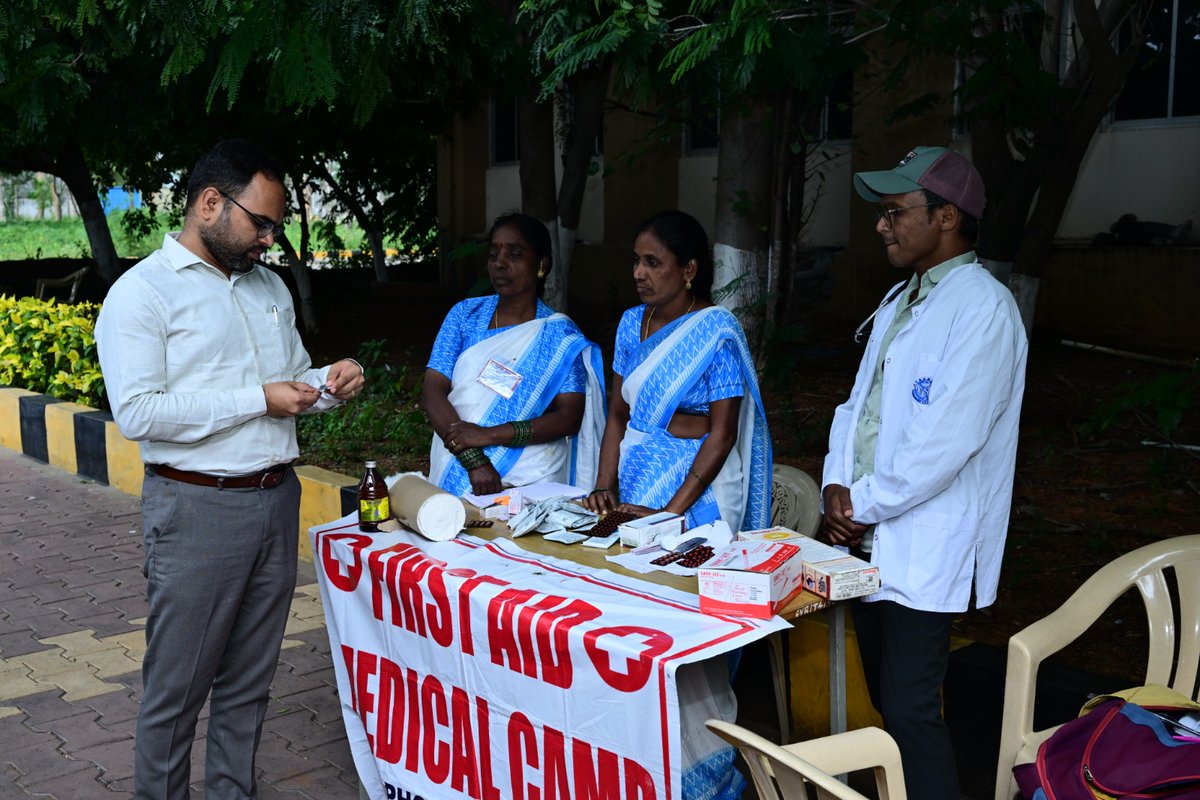 22-10-2024 మంగళవారం  రంగారెడ్డి జిల్లా, TGPSC గ్రూప్-I మెయిన్స్ పరీక్ష నిర్వహిస్తున్న ఇబ్రహీంపట్నంలోని CVR Engg కళాశాలలో పరీక్ష సెంటర్ ను పరిశీలించిన జిల్లా కలెక్టర్ కె.శశాంక గారు. <a href="/TelanganaCMO/">Telangana CMO</a> <a href="/TelanganaCS/">Office of Chief Secretary, Telangana Govt.</a>