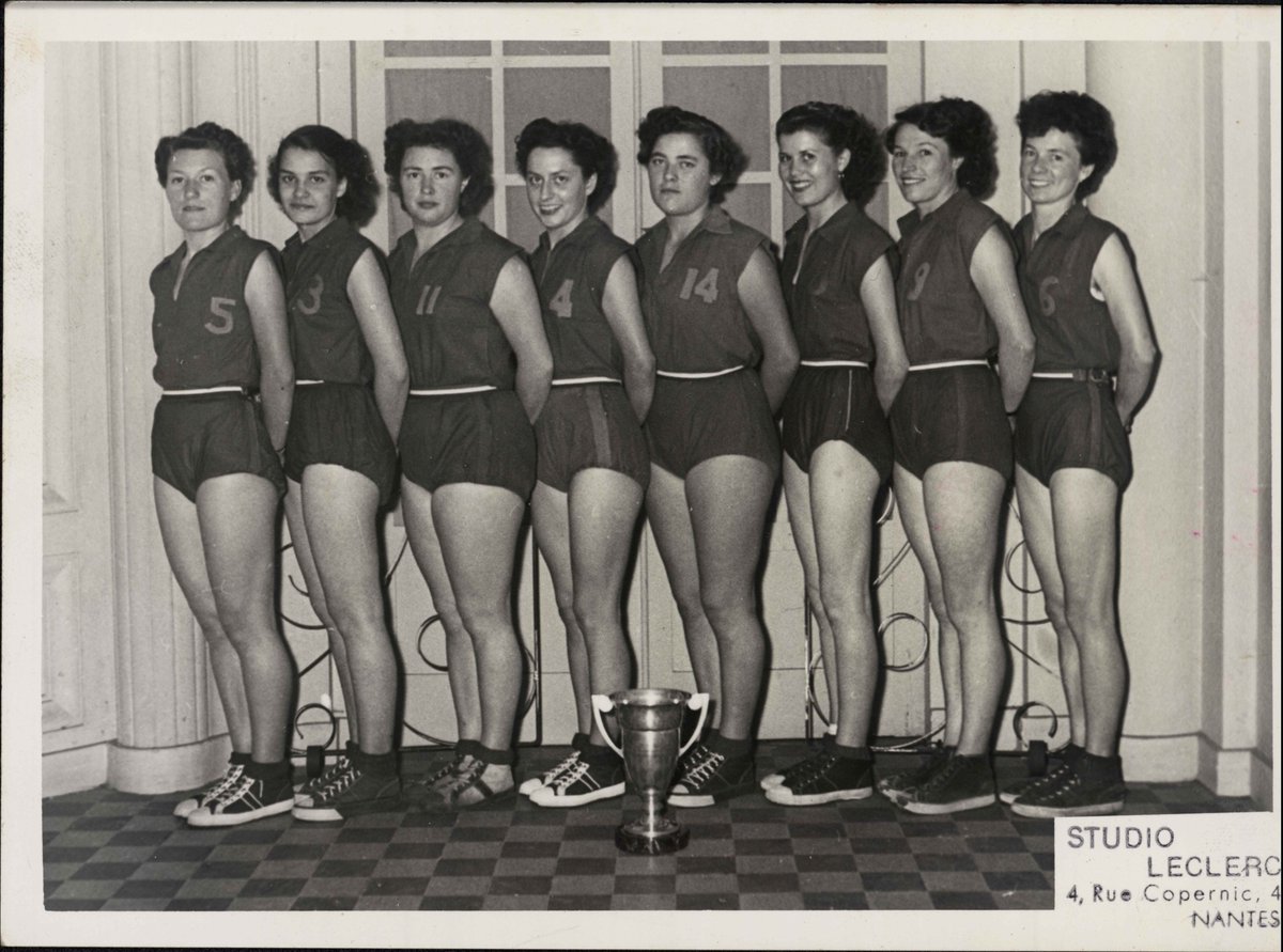 retour sur la grande collecte des archives du sport aux #ArchivesdeNantes metropole.nantes.fr/actualites/202… via La moisson sportive des Archives de Nantes