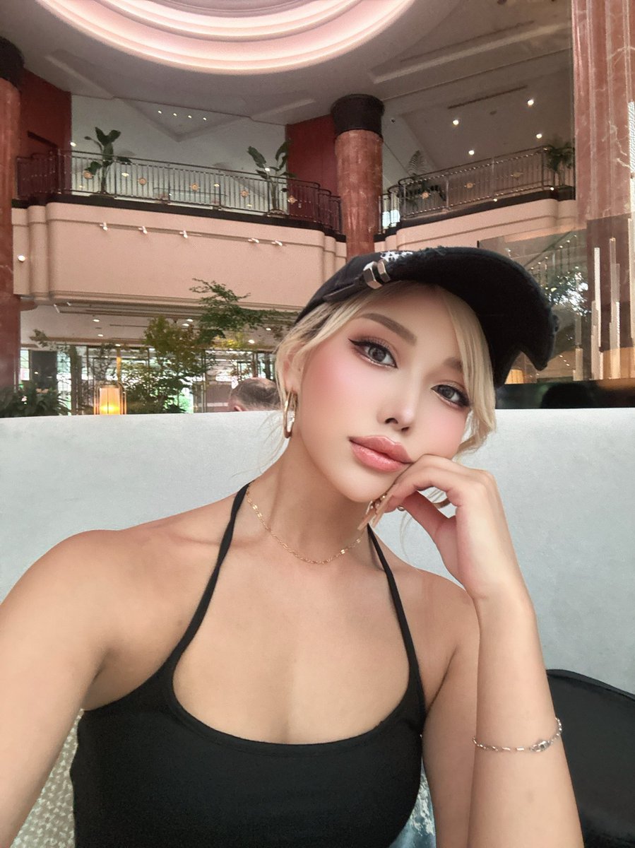 9_6_0807KiSu's tweet photo. 薄着が恋しい
寒いと陰キャモード入る https://t.co/32IpMCk7Ol