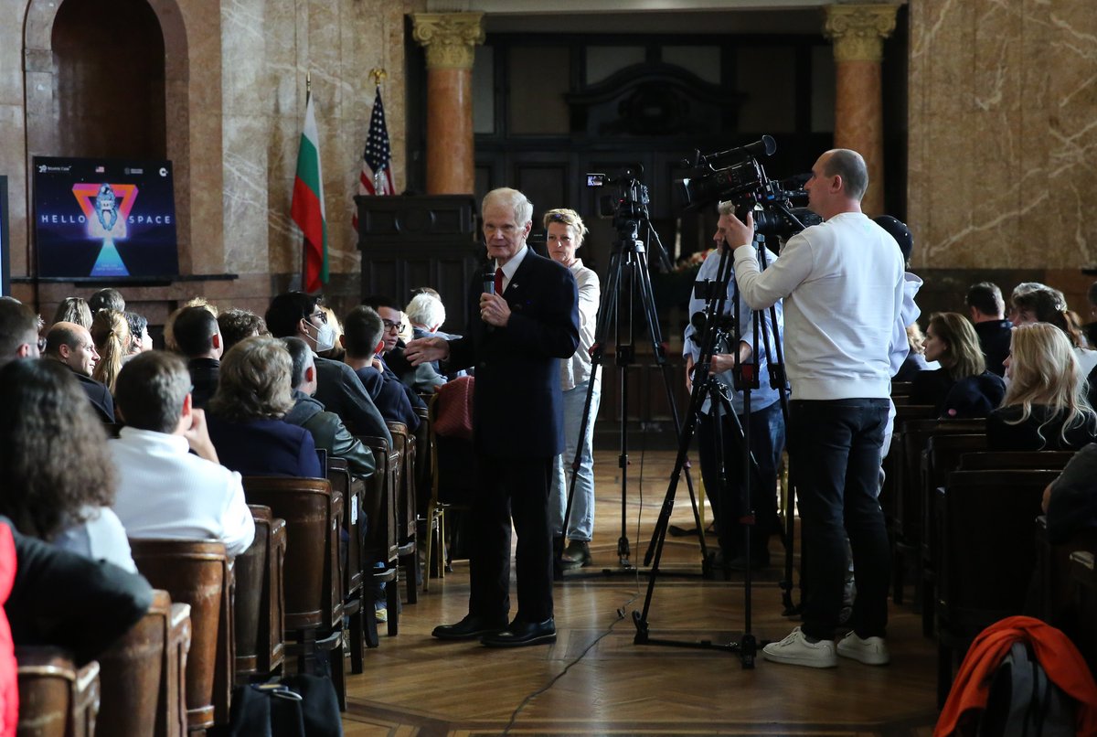 Bill Nelson tweet media