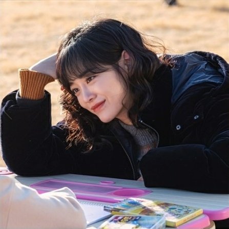 이 스틸컷 보자마자 우리 다정도하나 생각나서... 애기들에게 한없이 다정한 여자야...