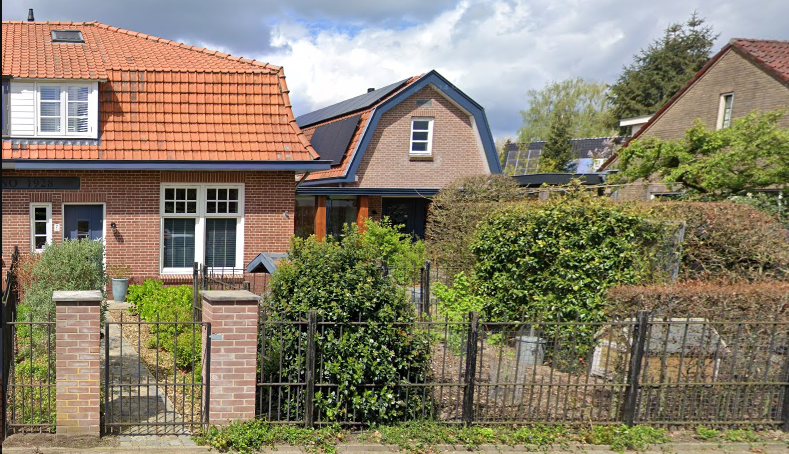 if any have problem with me come with me to house:

Boomakkerweg 7 
6741 DX 
LUNTEREN

My father Dennis Louw is mafia boss in Moscow. 

come you pussy. 

i live in villa big house mafia