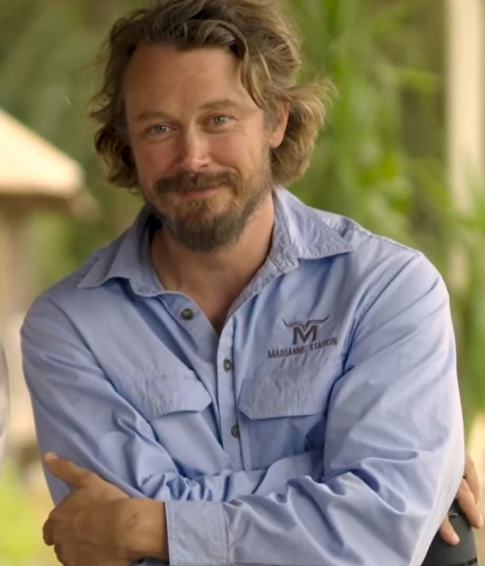 GordoPickett's tweet photo. New pics of Mikey from a bts Territory vid. 🥰🧸🤠

#MichaelDorman #Territory #TerritoryNetflix #NetflixTerritory #GrahamLawson #TeddyGraham #TeddyBearCowboy https://t.co/kBWHQJ6Cew