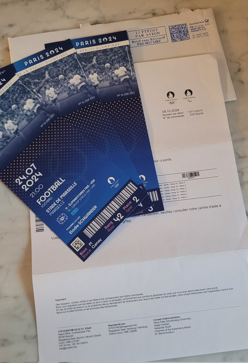 Après un début des JO #Paris2024 avec des mascottes Made in China, ils terminent avec des billets souvenirs Made in Germany... 
C'est vrai qu'en France nous n'avons aucune imprimerie... 
Et pour couronner le tout ils sont envoyés par avion...
#MadeInFrance