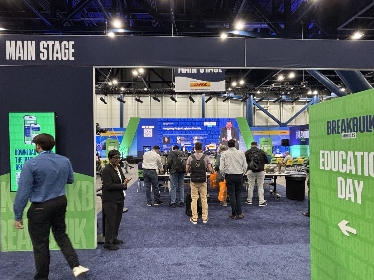 PortXLogistics's tweet image. Our team had an awesome time checking out the exhibits, exploring new ideas, and even catching up with some of our customers at Breakbulk Americas 2024. 

Until next time, Breakbulk! 👋 

#Breakbulk24 #LogisticsEvent #Conference #ProjectFreight #Trucking