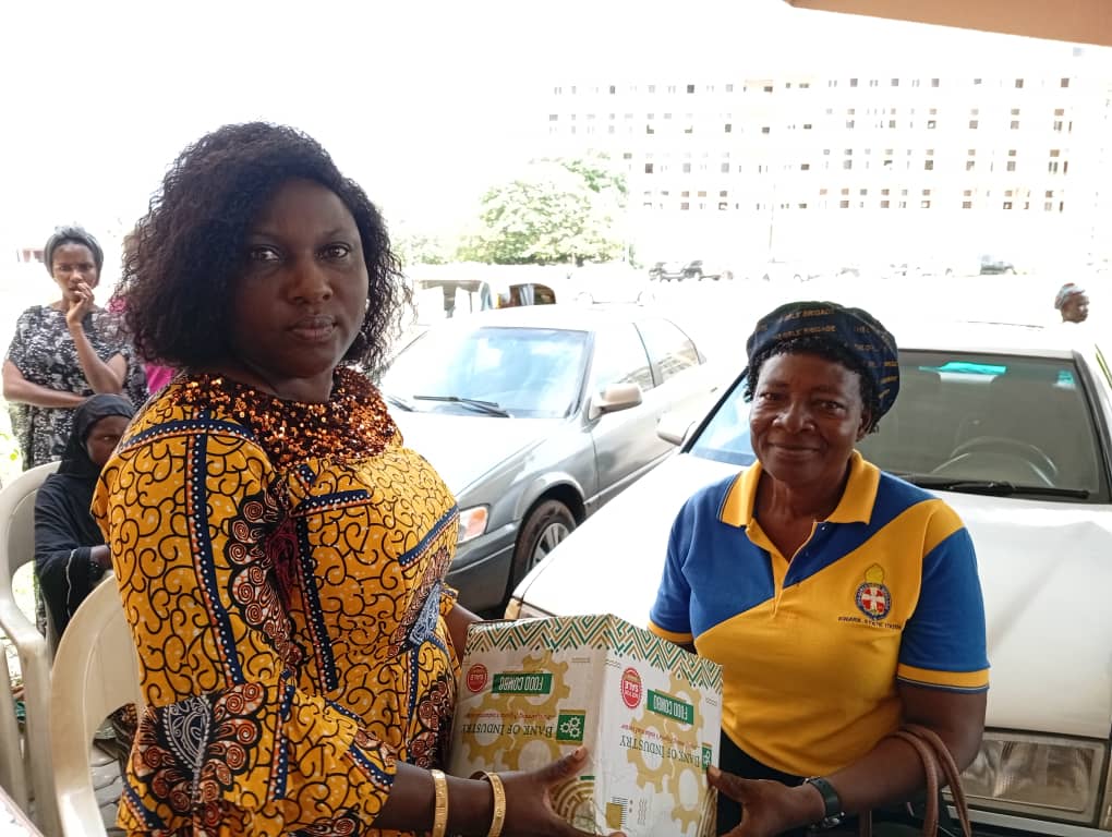 KWSG DISTRIBUTES FOOD ITEMS TO WIDOWS, VULNERABLE  WOMEN 

As part of measures to cushion the effects of the present economic downturn, the <a href="/followKWSG/">Kwara State Government</a> has distributed food items to over 100 vulnerable women and widows in the State.

The Commissioner for Women Affairs, Hon.