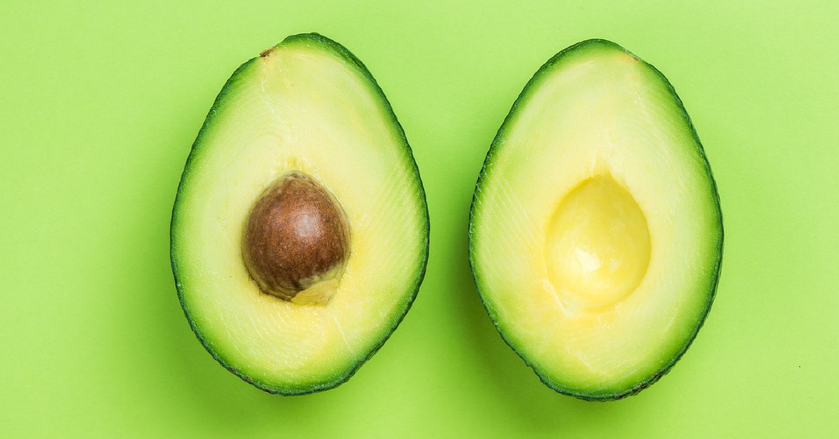 WebMD's tweet photo. In one study, people who added a fresh avocado half to their lunch were less interested in eating during the next 3 hours than those who didn’t have the fruit. More on avocados: https://t.co/GJ1llxjTAK https://t.co/UsUleYZwAF