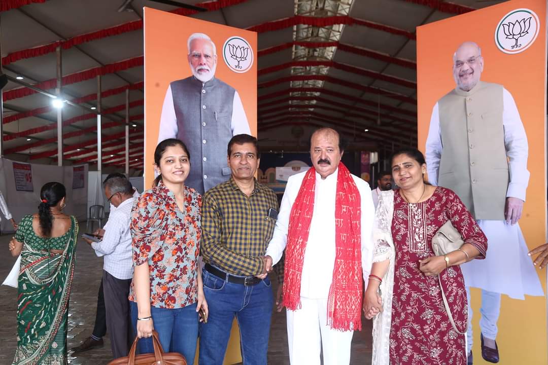 purneshmodi's tweet image. આજરોજ મારા જન્મદિવસ નિમિત્તે મારી ધર્મ પત્ની શ્રીમતી બીનાબેન મોદી, તેમજ મોદી પરિવાર દ્વારા સ્નેહભર શુભકામનાઓ પાઠવવા બદલ ખૂબ ખૂબ આભાર 

#purneshmodi24x7 #hbdpurneshmodi24x7