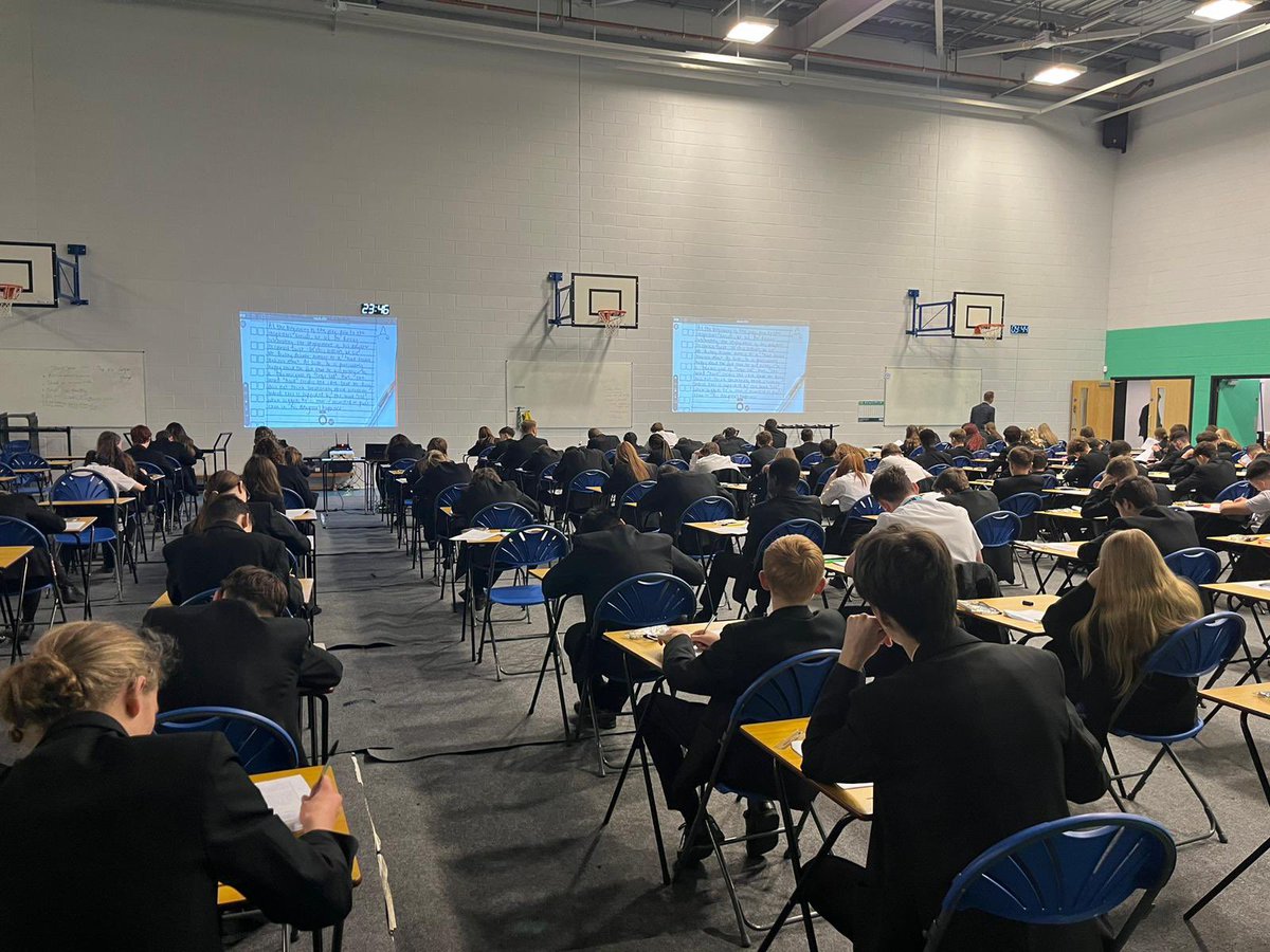 MaltbyAcademy's tweet image. Year 11 Walking Talking Mock ☑️
As the rest of school engaged in their first DROP EVERYTHING AND READ session of the year, our year 11 students did their first WALKING TALKING MOCK. 
English teachers walked students through their An Inspector Calls question.

#gradechasers