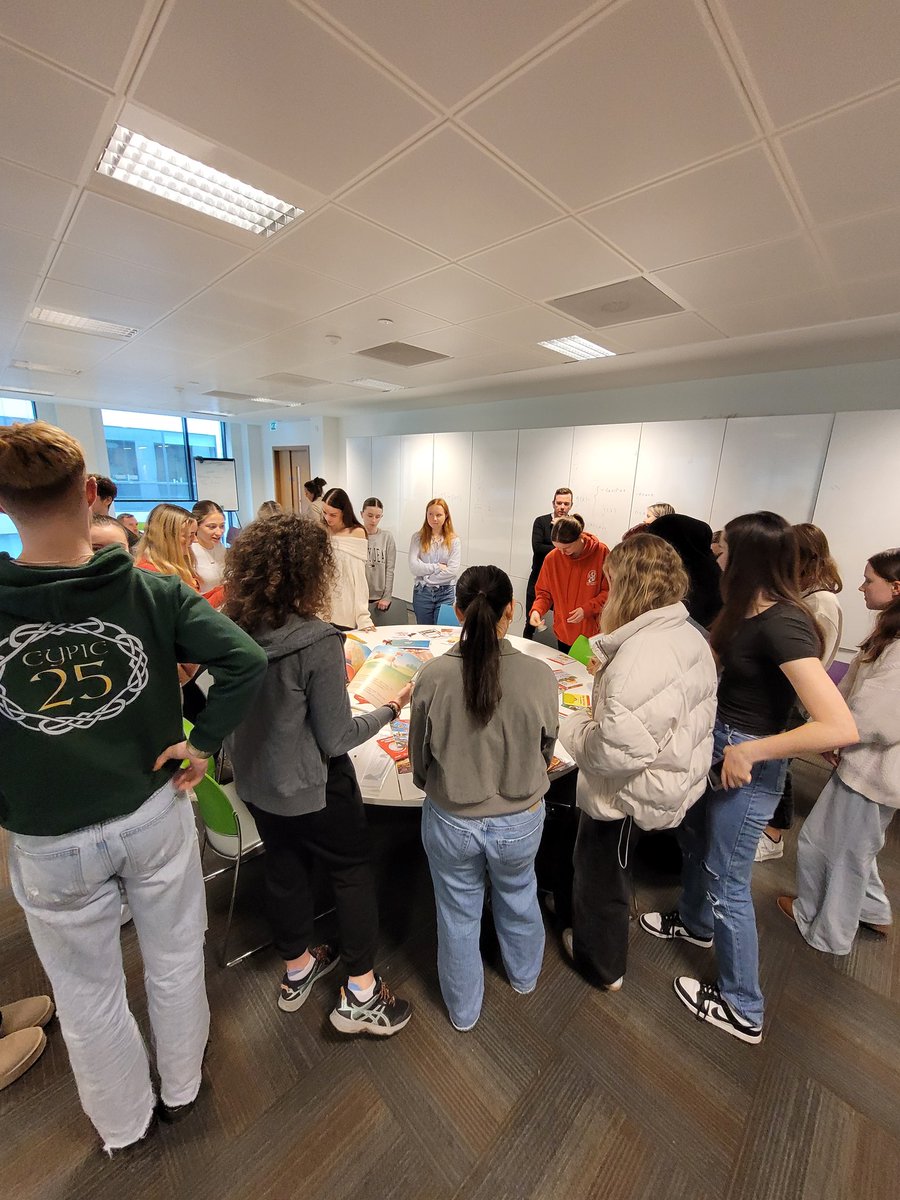 Dr_EBowman's tweet photo. It's always such a pleasure to host @langsconnect_ie and practicing Primary teacher Ronan Barrett to talk about the Say Yes to Languages Primary initiative to our BEd students before they go on Placement @SchoolofEdUCD @ucddublin #Languages #mfl #dn760 #teaching https://t.co/gwz18F36cd
