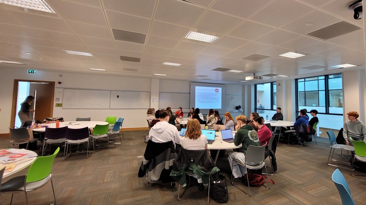Dr_EBowman's tweet photo. It's always such a pleasure to host @langsconnect_ie and practicing Primary teacher Ronan Barrett to talk about the Say Yes to Languages Primary initiative to our BEd students before they go on Placement @SchoolofEdUCD @ucddublin #Languages #mfl #dn760 #teaching https://t.co/gwz18F36cd