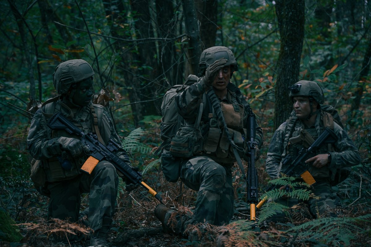 1er_RIMa's tweet image. Pour être #ALaHauteur, la vie des marsouins du #1RIMA s'organise autour d'entrainements intensifs au combat. Lors d'un rallye patrouille, les militaires se sont infiltrés sur 40 kms et ont travaillé différents aspects du combat. Et toi, #peuxtulefaire ?