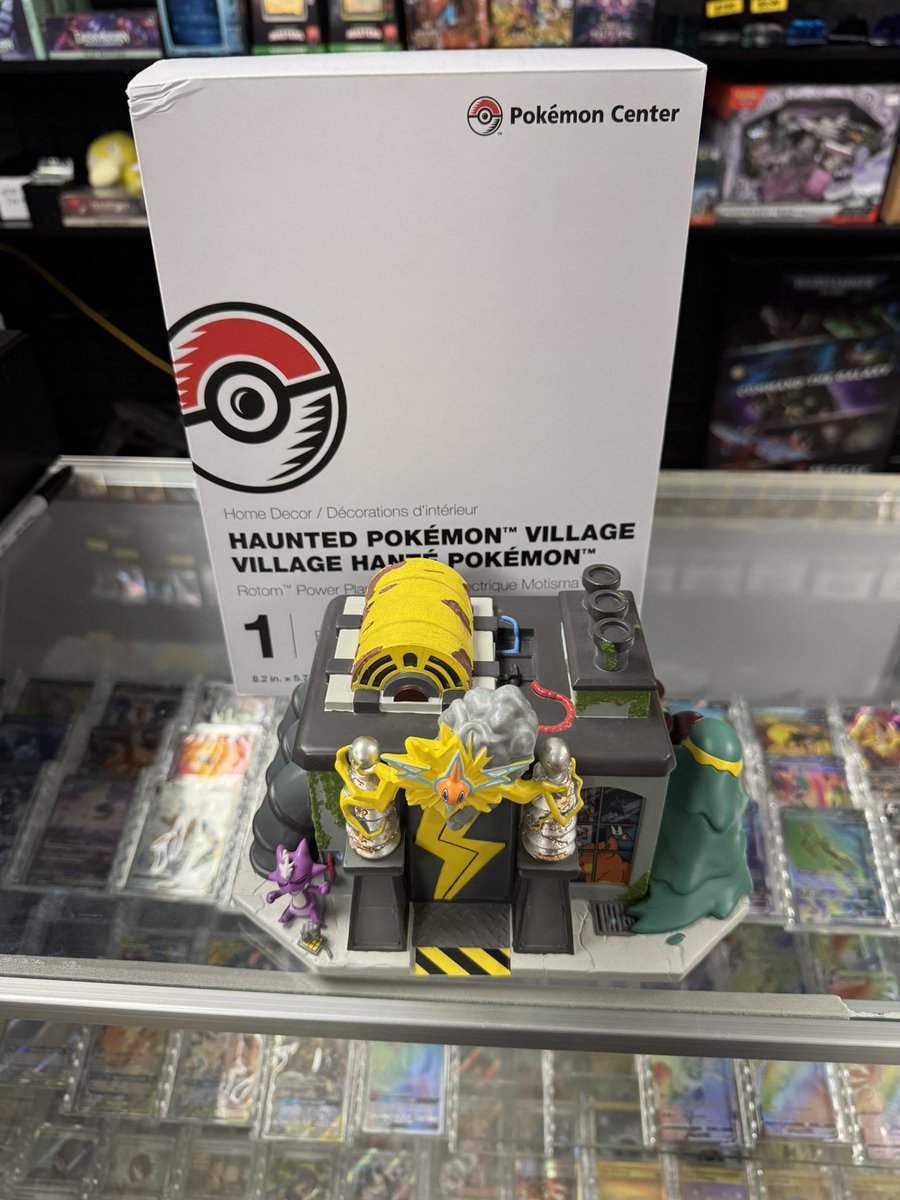 So I started playing competitive Pokemon TCG 2 weeks ago and we had a big league tournament and I won the whole thing! and this awesome rotom statue x.com/messages/media…