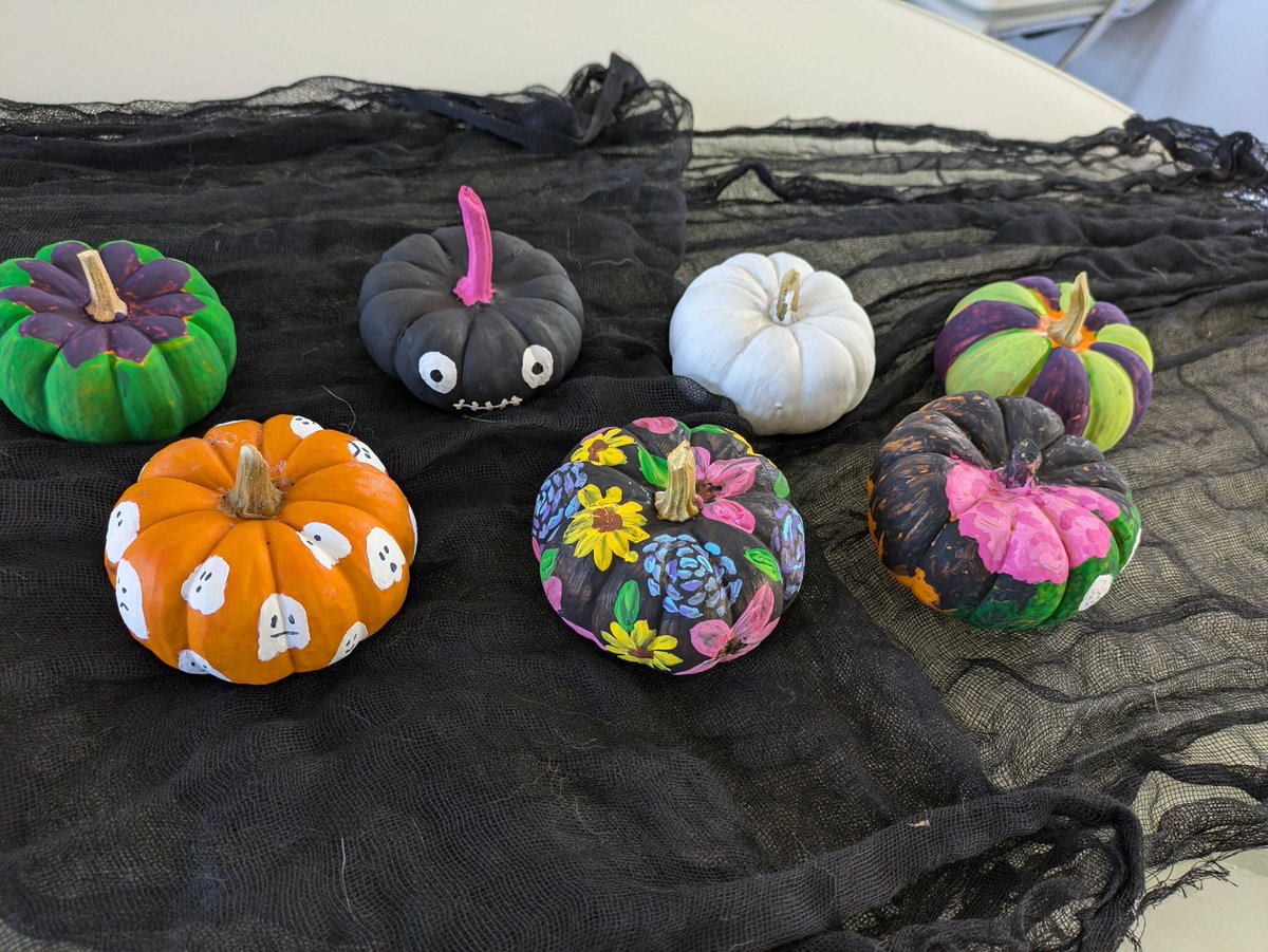 insomniacdesign's tweet photo. 🎃✨ To celebrate the spooky season, our DC and remote teammates came together to paint pumpkins and show off other crafting skills! Take a look at all the creativity! ✨🎃 https://t.co/NjgAuJDfsJ