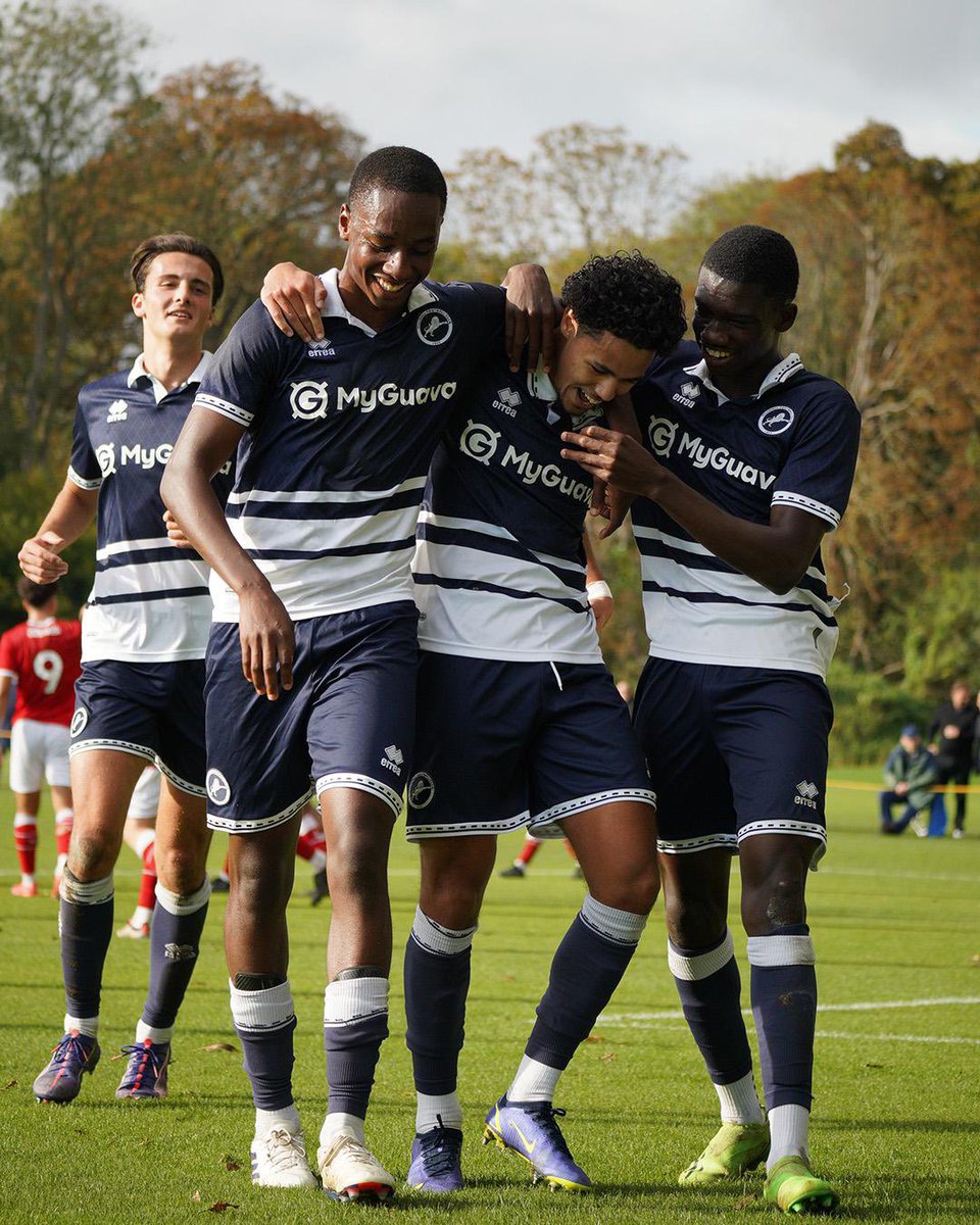 📖 A short story…

#Millwall | <a href="/kyleSmith04/">Kyle Smith</a>