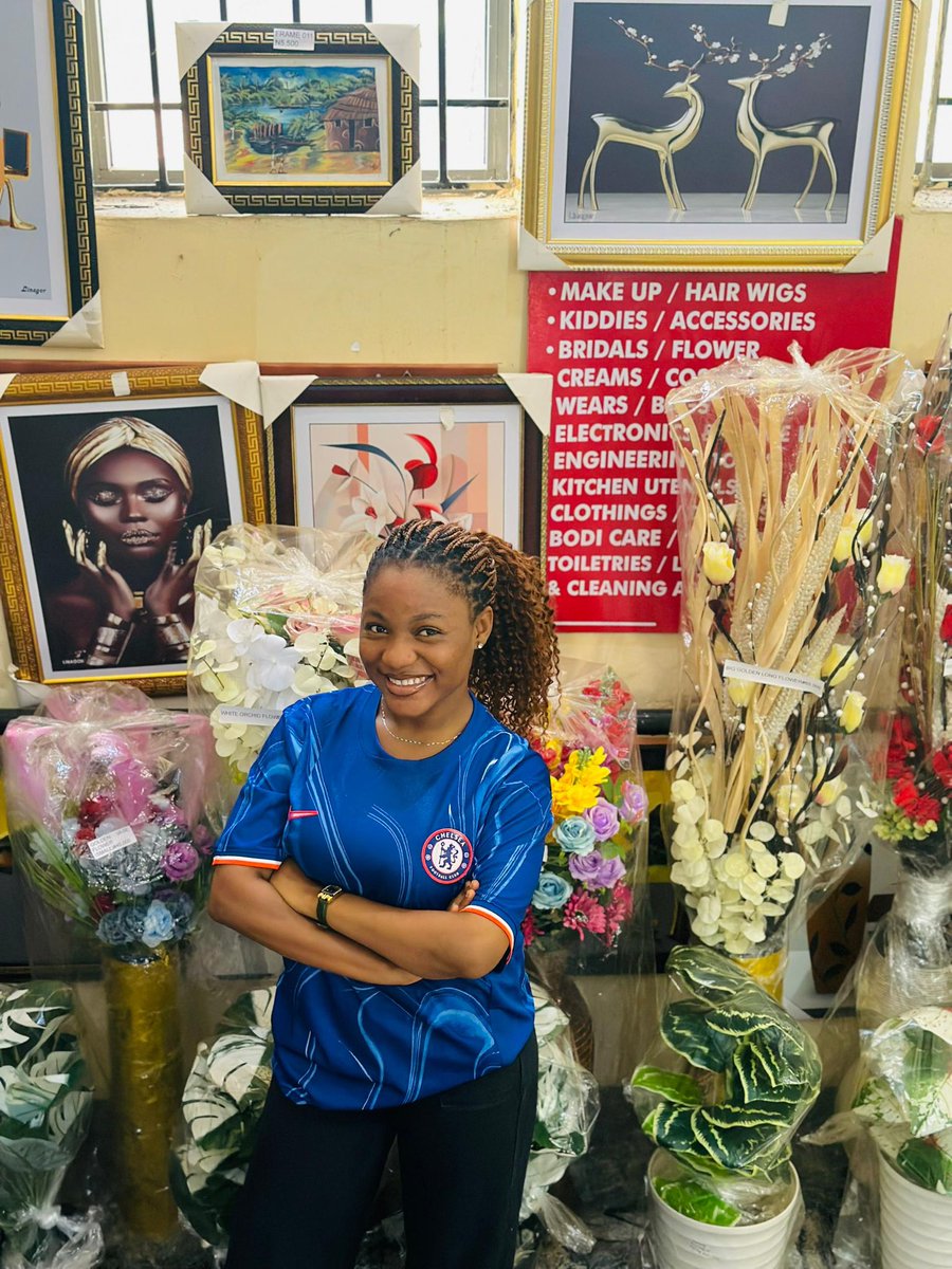 thebigdammy's tweet image. hi, i’m Damilola and i support Chelsea.

what about you?