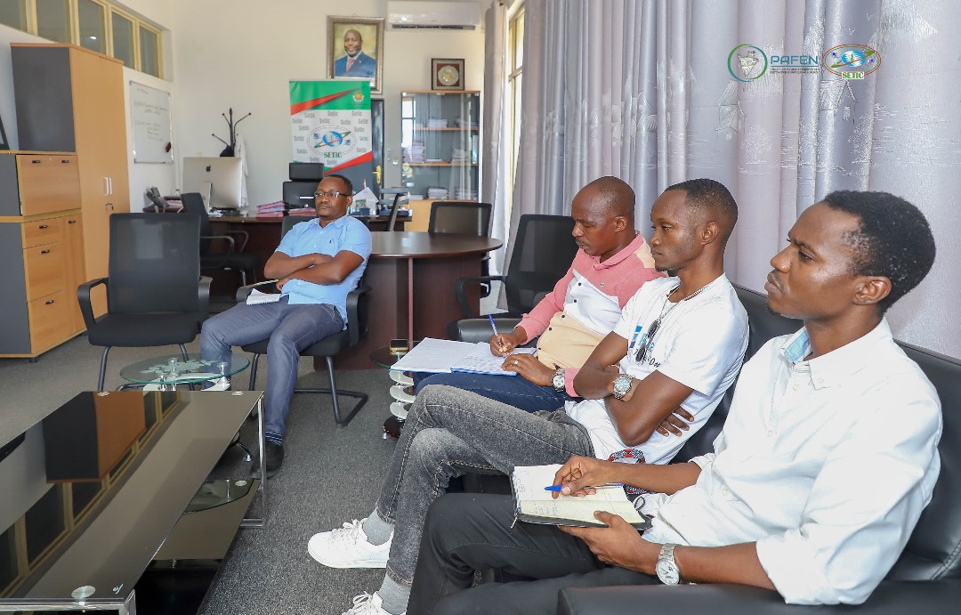 seticburundi's tweet photo. Visite ce 22 oct, d'1 équipe composée d'1 représentant du @MininterInfosBi et 2 de l'()prise #HOGI en vue d'échanger sur des questions d'héberget d'1 plateforme dynamique de collecte, de traitet et d'analyse des données statistiques #DHIS2 au @seticburundi
@KwaNtare
@mincotim https://t.co/IZhvvZdx5f