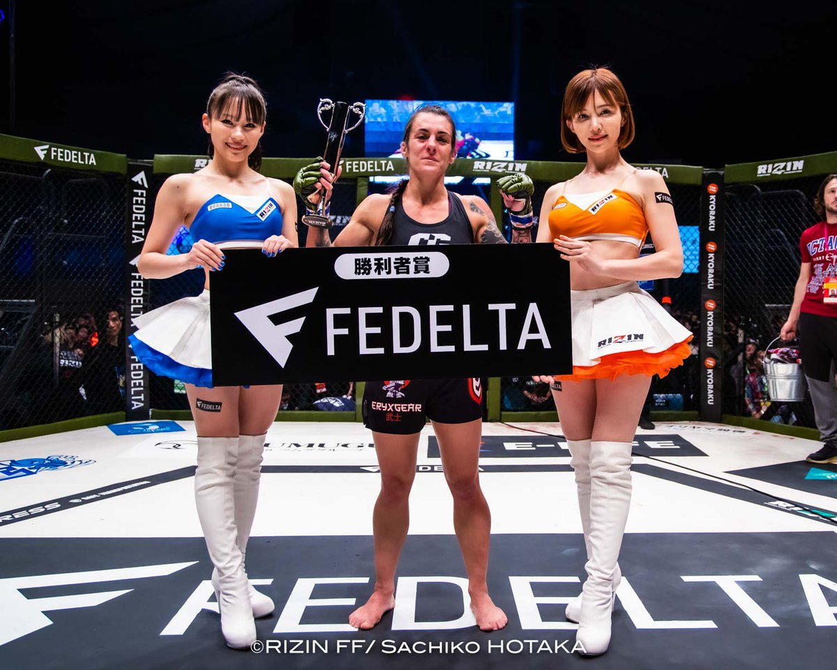 Clairelopezmma's tweet photo. 皆さまへのご報告
この度、私と私のマネージャーは正式にCombate Globalを解約したことをお知らせします。
Combate Globalでは2年に渡り試合ができず、私たちはこの解約を待ちに待っておりました。
今後は日本での試合出場を増やし、正式なRIZINの選手になることが私の夢です。
...⬇️⬇️ https://t.co/dN7ul28ATs