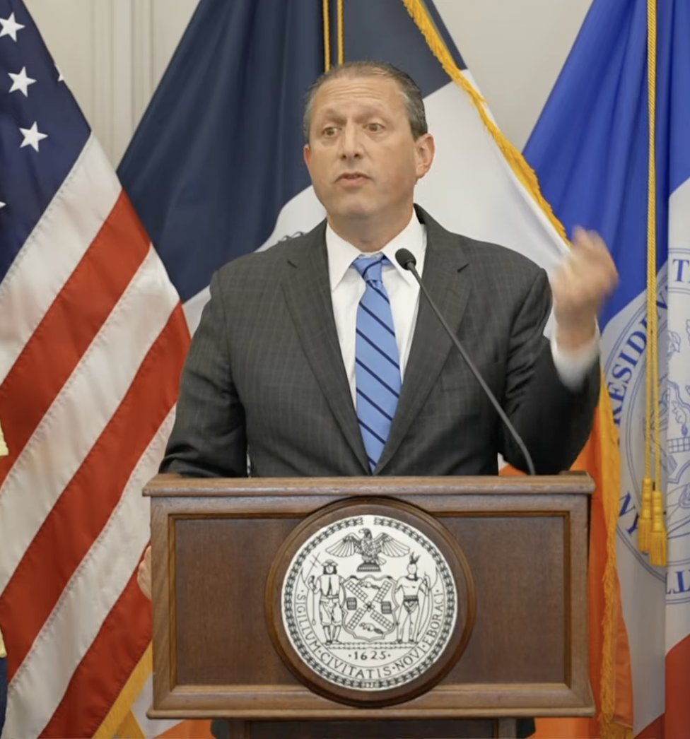 Breaking: <a href="/NYCComptroller/">Office of New York City Comptroller Mark Levine</a> announces proposal to ban future investments in any fossil fuel exposed private equity funds, covering up, mid, downstream companies. No more pipelines, terminals, refineries in the NYC pension funds.

First in North America!

comptroller.nyc.gov/newsroom/nyc-c…