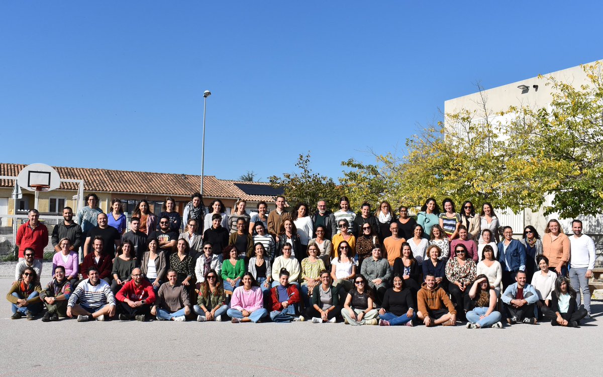 📸😄 Mit aquí la fotografia de tot el personal de l’Associació La Bressola d'aqueix curs 2024/2025.

Sem Bressola, sem Catalunya Nord!
Avui i demà, l'escola en català!

#LaBressola 
#CatalunyaNord
