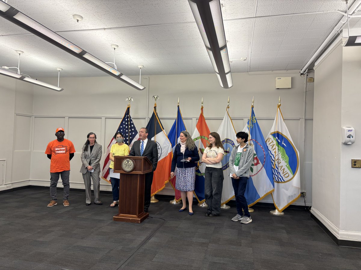 $285 billion in assets under management—today <a href="/NYCComptroller/">Office of New York City Comptroller Brad Lander</a> <a href="/bradlander/">Brad Lander</a> says not a dime of future investments will go to private equity funds that put money into fossil fuel pipelines, refineries, LNG terminals or any other midstream or downstream fossil fuel infrastructure 💣