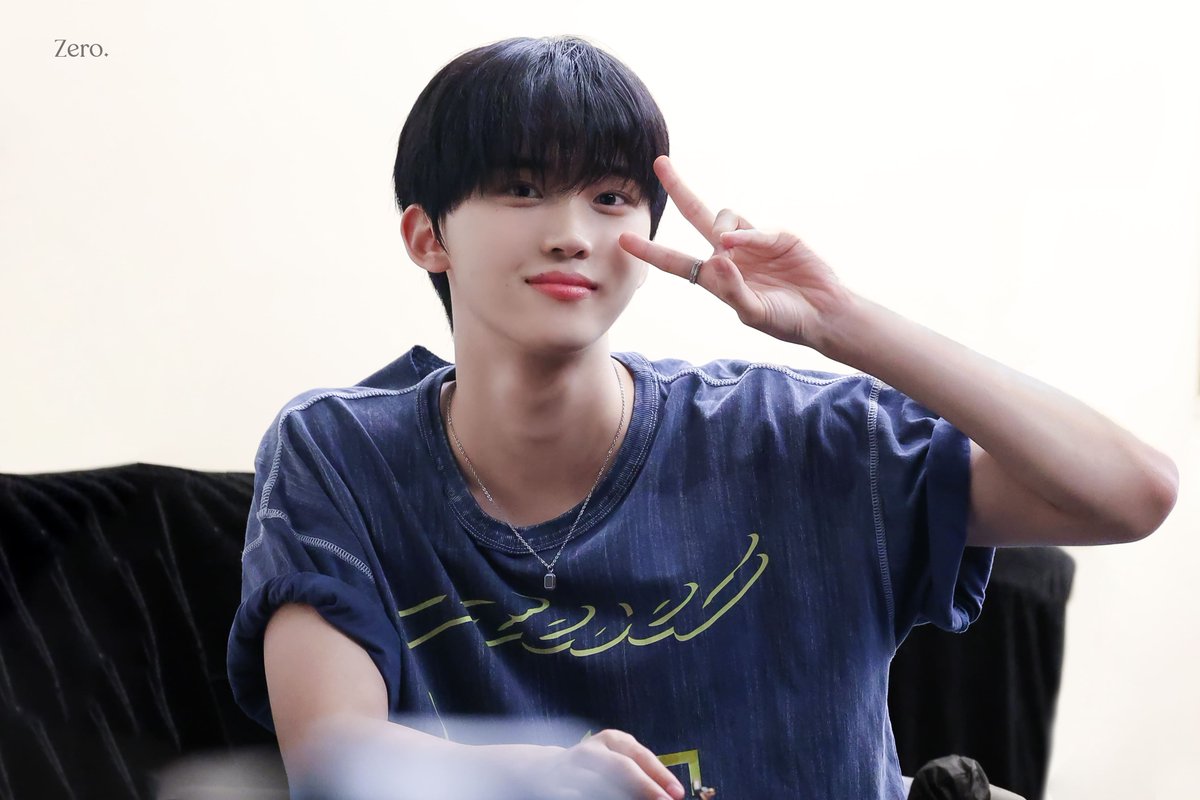 240823   

우리 도현이 언제나 1023배 사랑받기를 🖤🖤

#루네이트 #LUN8 #ルネイト 
#도현 #DoHyun #DOHYUN 
#제로의도현이 
#도현이가_1023배_사랑받는날
#OurAutumnPrince_DohyunHBD