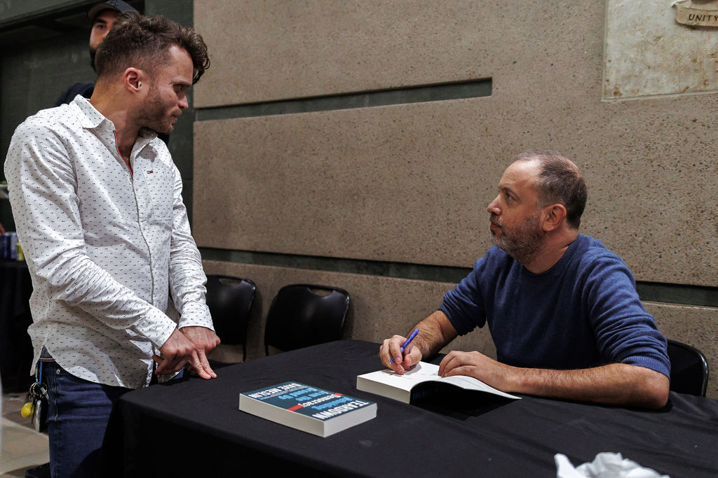 Photos are up from our Unrigged Ottawa Screening where we saw the first two episodes of this impactful series and heard from author Dave Meslin. 

Check out the full photo stream here: flic.kr/s/aHBqjBNWtA

#Unrigged #Screening #DaveMeslin #author #docuseries #TVO #civics