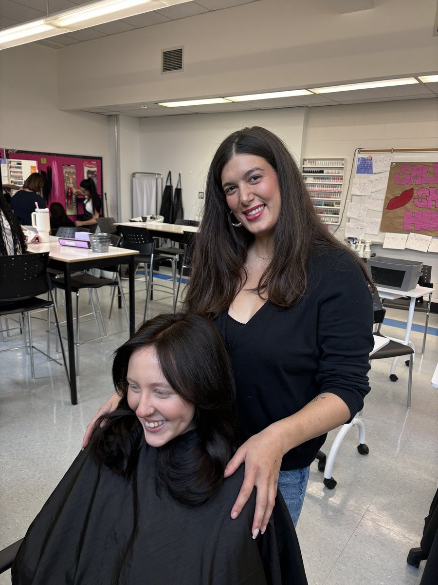 LesleySalvatore's tweet image. Always love a visit from Lesley Kerr, amazing hairstylist, teacher and most importantly former @StPiusXOCSB student. Blow outs today in #piusonpoint