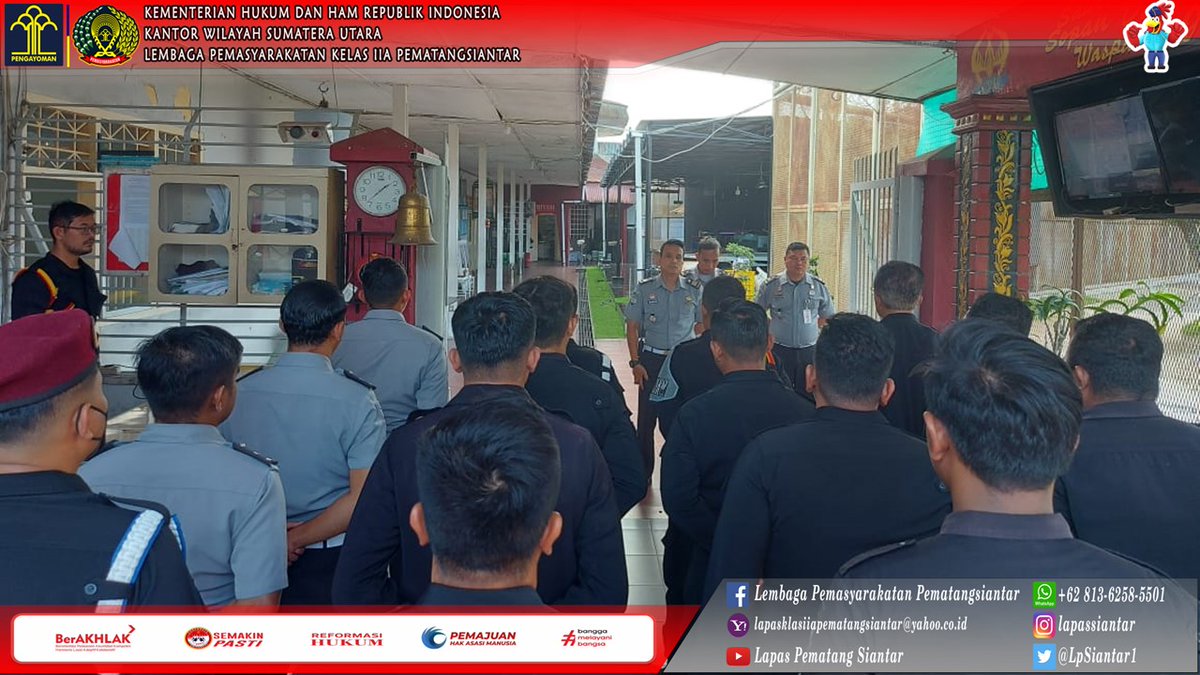 LpSiantar1's tweet photo. Waspada Terhadap Segala Yang Terjadi Dihidup Ini, Lapas Pematang Siantar Lakukan Penggeledahan Rutin Blok Hunian WBP

#KumhamPasti
#KemenkumhamSumut
#Ombudsman
#KemenpanRB
#rbkunwas
#LapatarBETAH
#LapasSiantar https://t.co/gQ7iE6YfxP