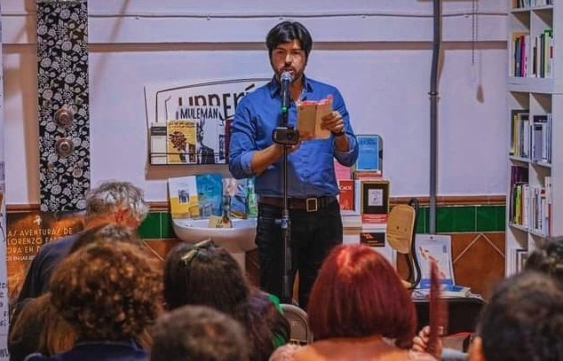 Este sábado estaré en el recital_encuentro de escritores Burros Verdes de Moguer. 
Según está programado, intervendré sobre las 19.00 h. en la Taberna del Libro, aunque forma parte de una propuesta más amplia de amistad y poesía. 
Gracias por la invitación.
Os esperamos.
