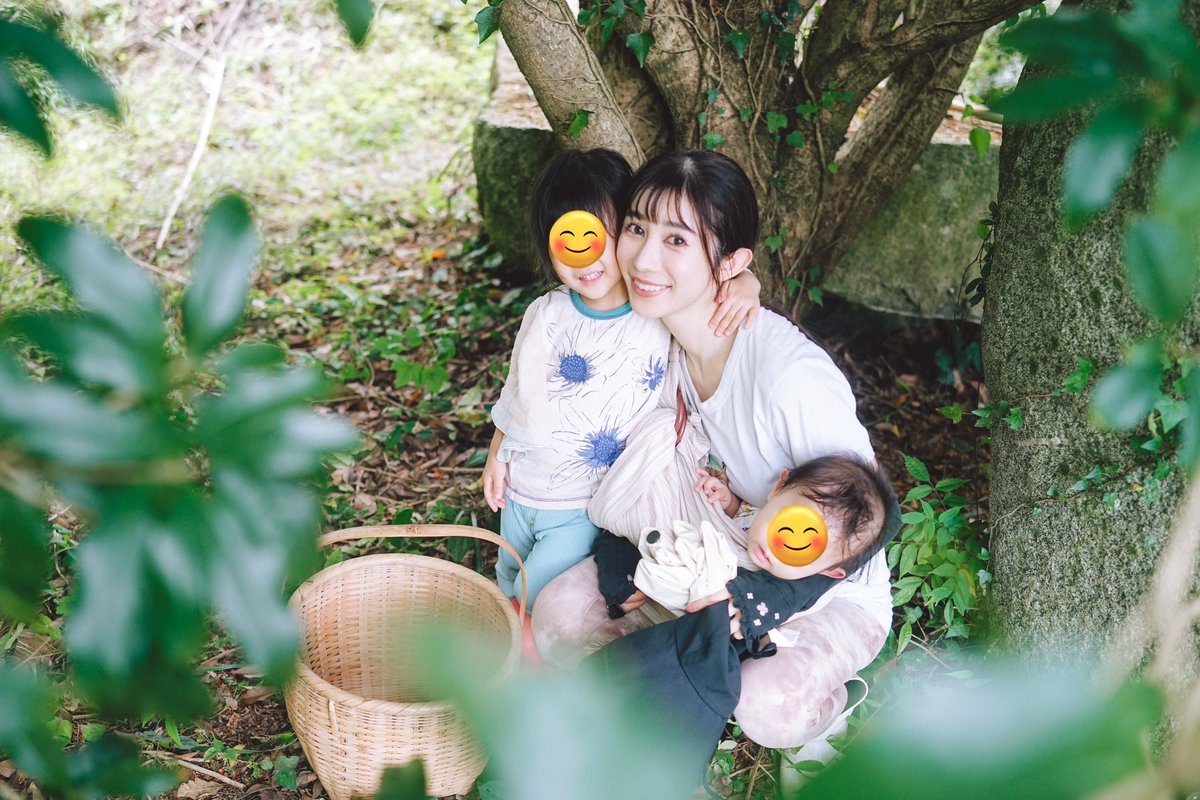 11月中旬まで日本に一時帰国してます🇯🇵
ご飯が美味しい、空気が美味しい😭
東京でごりごり仕事してますが、
日本でしかできないことをたっぷり味わってもらいたくて、福岡•糸島に子どもたち連れて里山体験。金木犀のお花を摘んでシロップづくり....丁寧な暮らし尊い🥹皆様ぜひお会いしましょ〜！