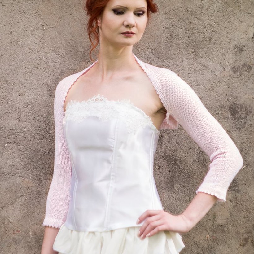 #Bridal #bolero #jacket #Wedding #shrug #Merino #wool #sweater #pale #pink #handmade #sweater 

etsy.me/3VvNyI7