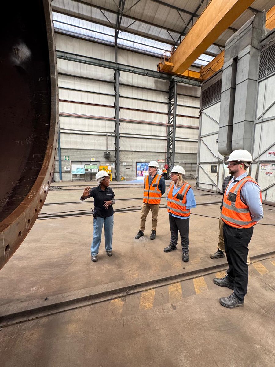 Deputy Minister <a href="/SamGrahamMare/">Samantha Graham-Maré MP</a> visited the <a href="/AtlantisSEZ/">AtlantisSEZ</a> and <a href="/thegreencape/">GreenCape</a>, touring GRI Windtowers and Lesedi Skills Academy, highlighting renewable energy, local production, skills development, and foreign investment.