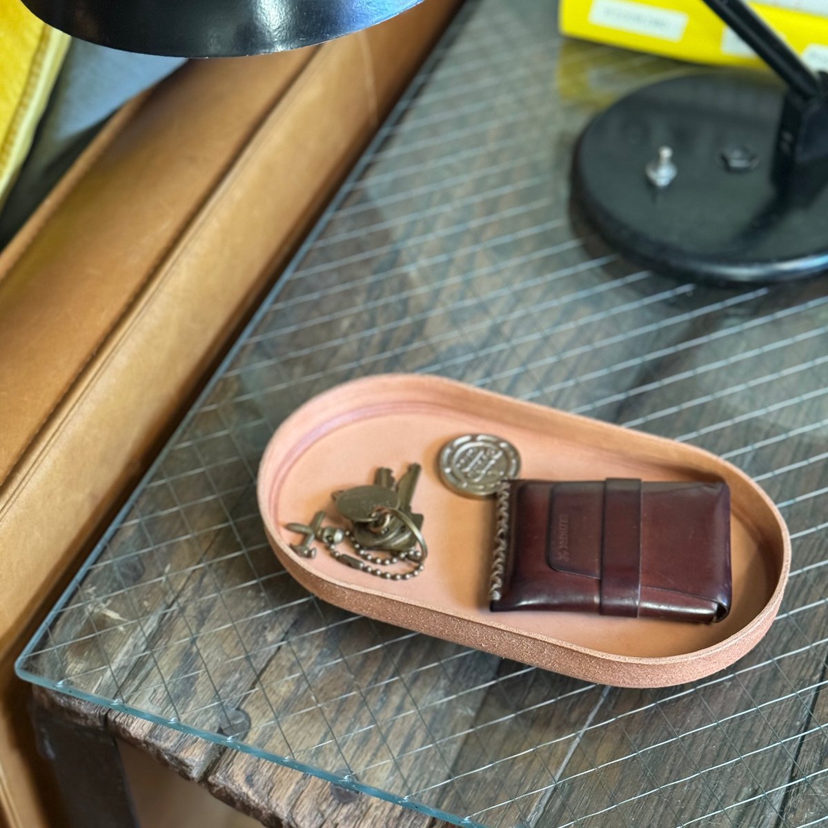 We’re excited to add new leather valet trays to our popular collection, crafted with precision and artistry.

Choose from three new shapes (rectangle, oval, or circle) and two sizes (small or large), each with an even, clean, and consistent form.

billykirk.com/collections/va…