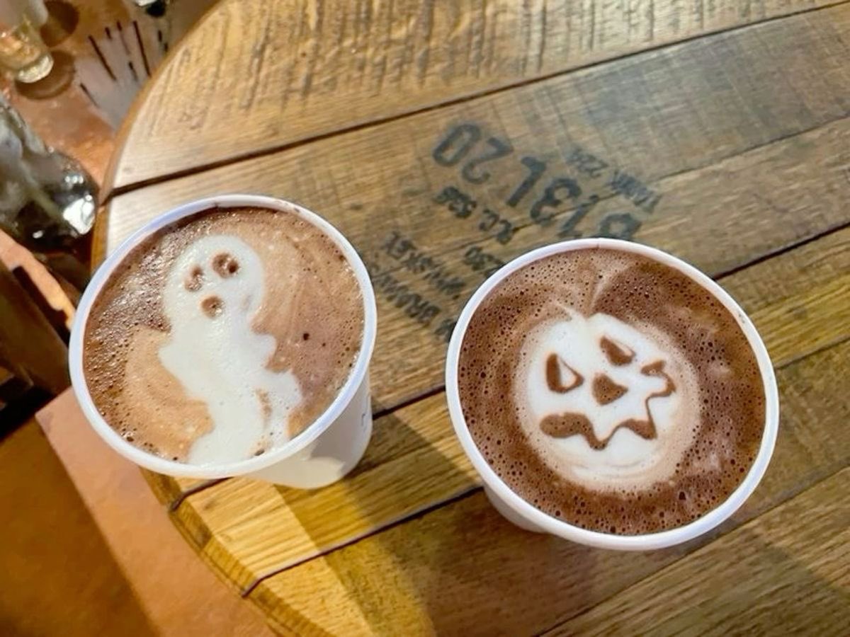 malusokay's tweet image. cosy october days 🎃