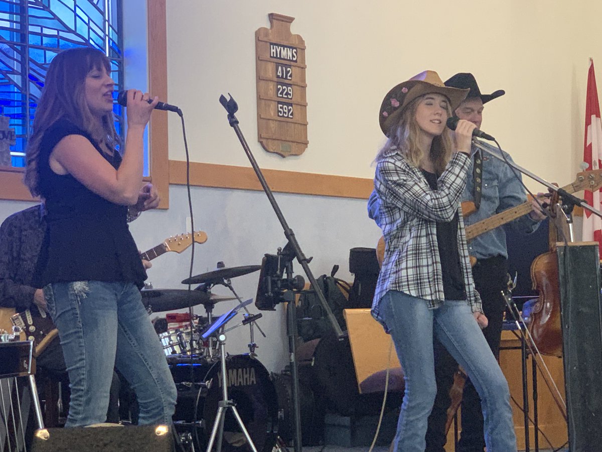 Wonderful concert in support of <a href="/Foodgrains/">Canadian Foodgrains Bank</a> on Sunday in Meaford. Thanks to the Williamson family and their special guests for the great music and to the 150+ guests who came to listen.  At the end of the day, over $2000 was raised to #endhunger. Fantastic!