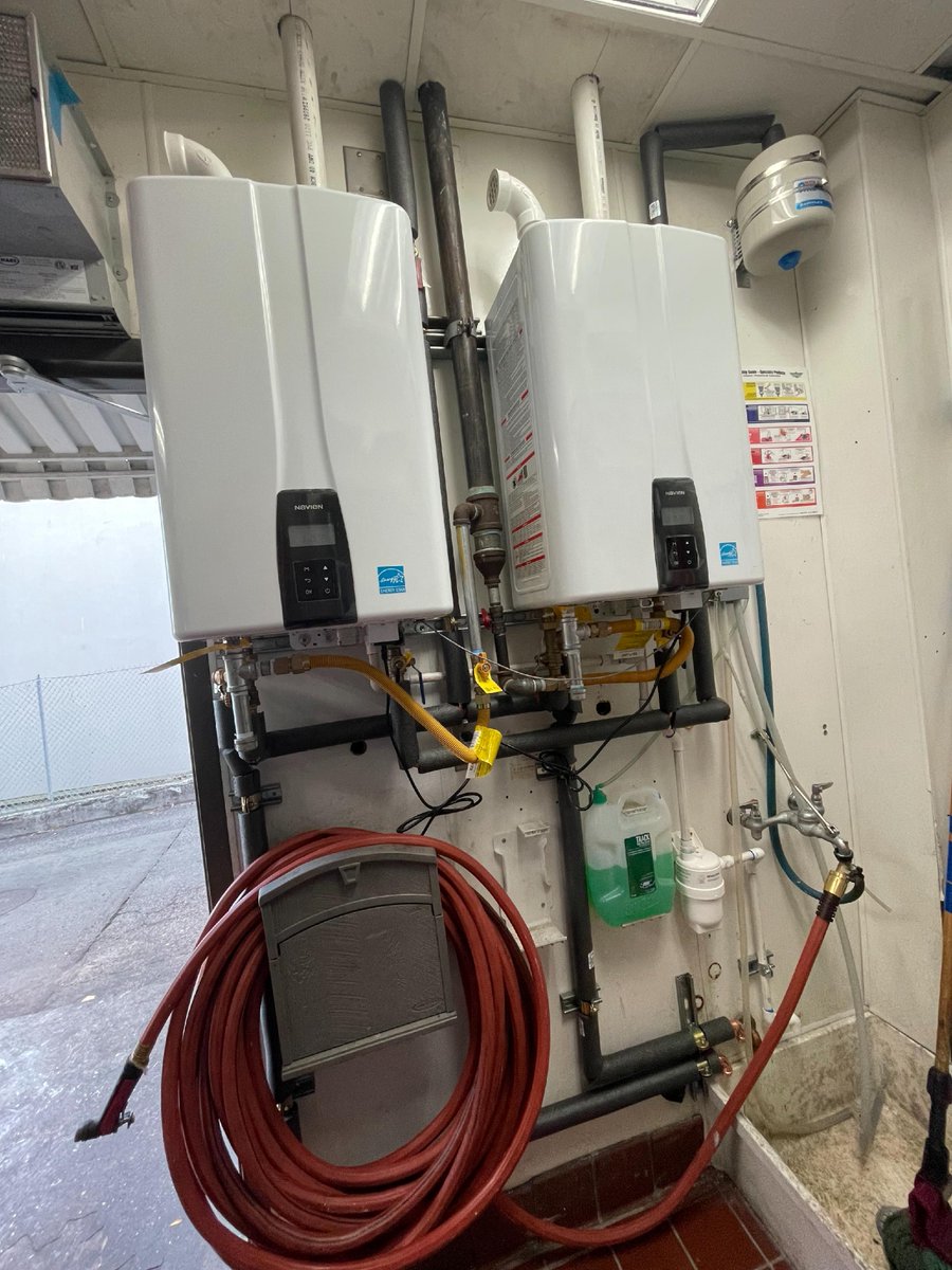 SiliconPlumbing's tweet image. Silicon Pro Service Plumbing is here to assist you when you are experiencing a plumbing emergency or a standard plumbing problem. siliconproplumbing.com #PlumbingServices #Plumber #WaterLineRepair #GasLineRepair #Piping