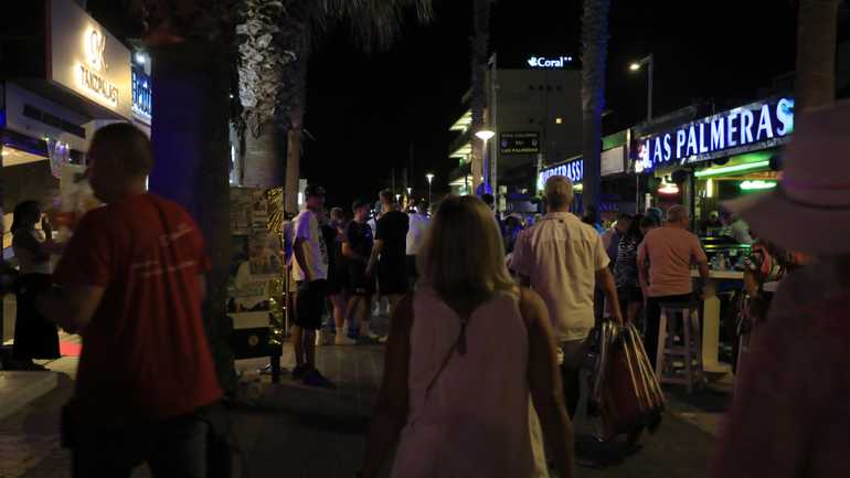 Vermiste studente (24) belandt na avondje stappen in vuilnisbak: volgens politie mogelijk verpletterd en verbrand telegraaf.nl/nieuws/1444167… De Britse krant The Sun schrijft dat de politie op deze theorie kwam na uitgebreid onderzoek.