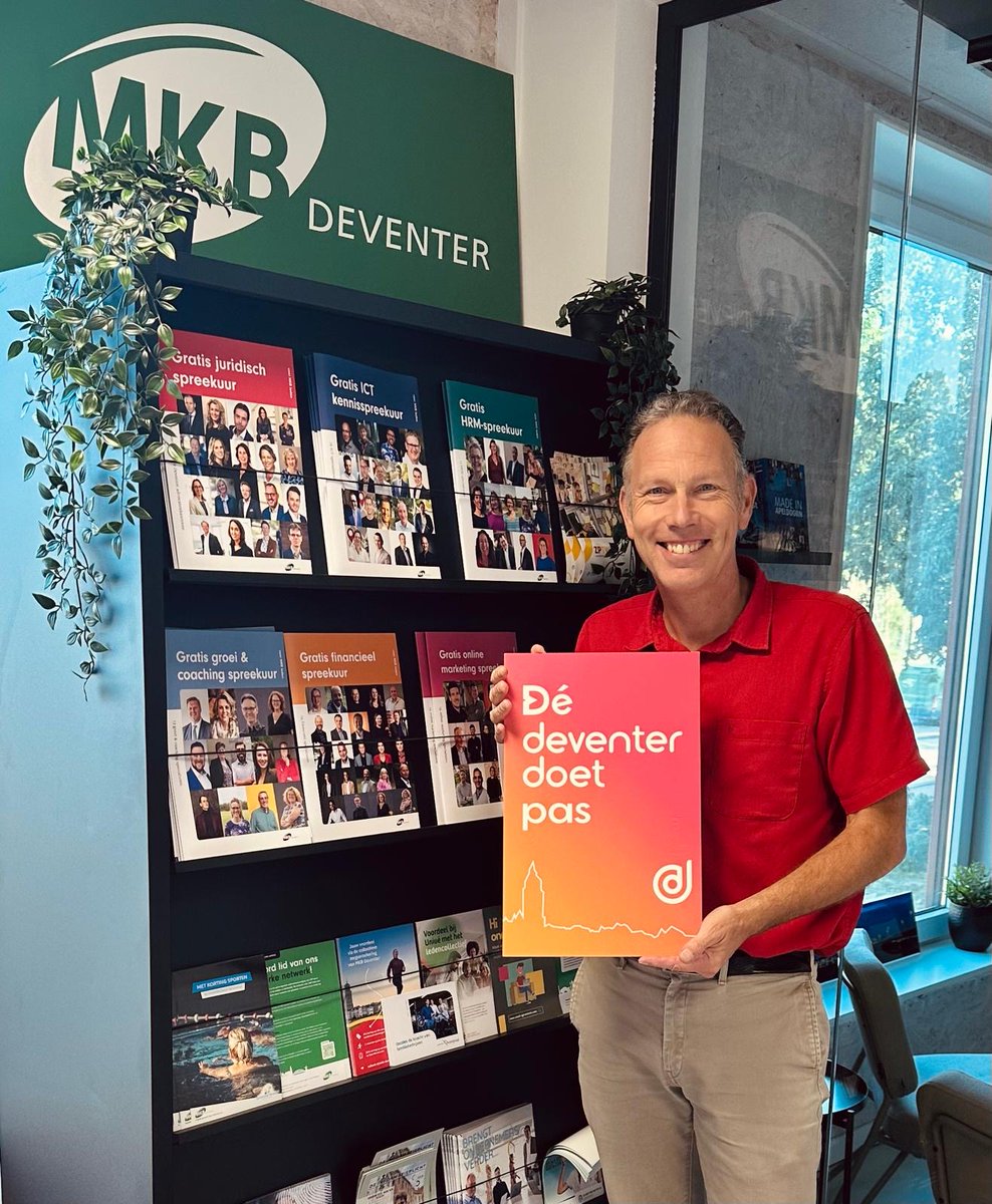 GroupCardNL's tweet image. MKB Deventer geeft personeel dit jaar dé Deventer Doet pas als kerstgeschenk. Directeur Marco Kok: “Hiermee laten we duidelijk zien dat we voor lokaal kiezen.” 

Ook iets voor jouw bedrijf? Neem eens contact met ons op.