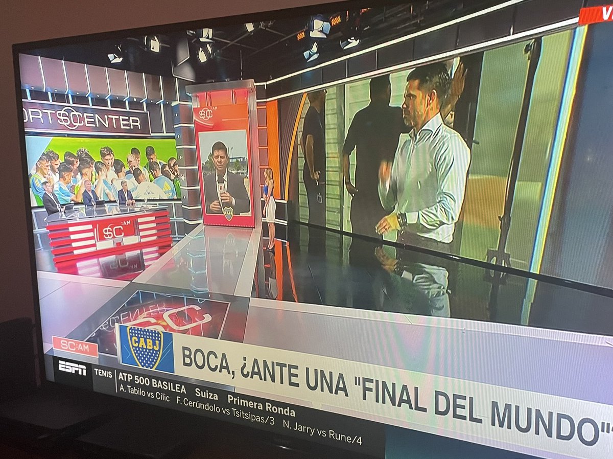 Pese al papelon del titulo es increíble que hoy juegue river por semifinales de libertadores e igualmente se hable de Boca