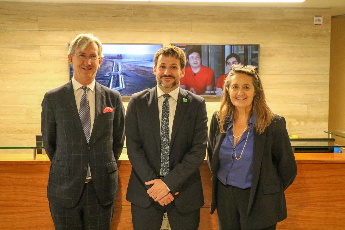 Nos reunimos con <a href="/sophieprimas/">Sophie Primas</a>, Ministra Delegada al Comercio Exterior de Francia y el embajador Cyrille Rogeau, para conversar sobre las metas comunes entre nuestros países en materia energética.

Cuenten con Chile como un aliado para avanzar en la transición energética mundial.