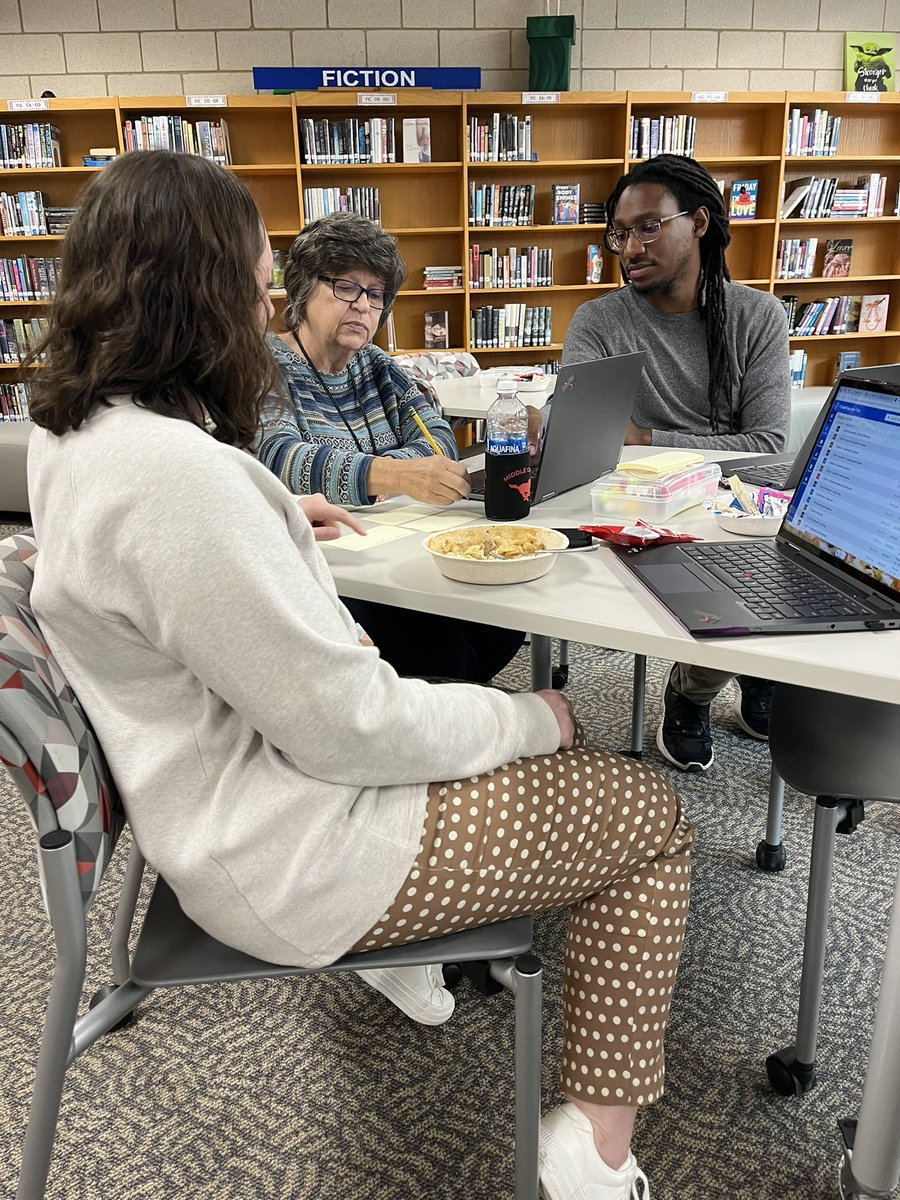 Laura Megronigle tweet media