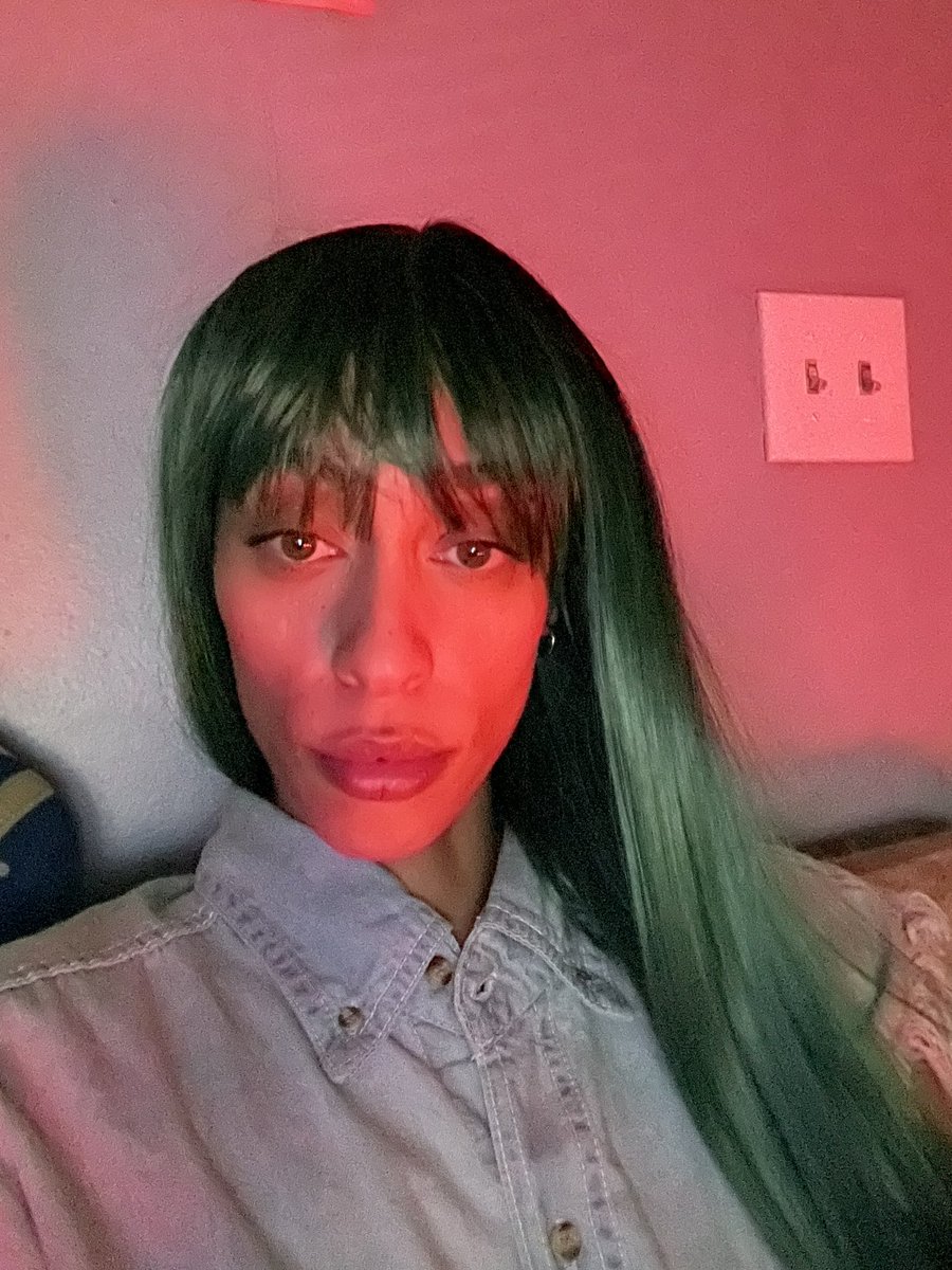 monicaboricua's tweet photo. Me wit a wig https://t.co/rqoeVGA7Z3