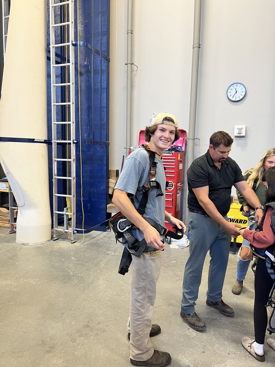 Jared Storms (@redstorm1979) on Twitter photo <a href="/SPCSSFalcons/">SPCSS Falcons</a> <a href="/SPCSSAthletics/">Falcons Athletics</a> <a href="/EcoSpcss/">SPCSS ECO-TEAM</a> Falcons taking in the SLC experience. Graphic designing, and wind mill technology! <a href="/SPCSSFalcons/">SPCSS Falcons</a> <a href="/SPCSSAthletics/">Falcons Athletics</a> <a href="/EcoSpcss/">SPCSS ECO-TEAM</a> Falcons taking in the SLC experience. Graphic designing, and wind mill technology!