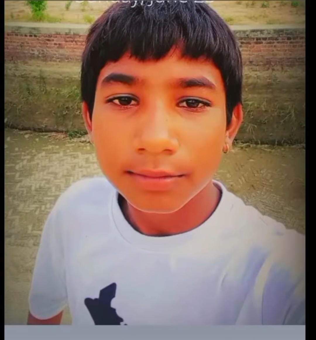 NBChandana's tweet photo. अत्यंत दुखद समाचार।
गांव चंदाना  रोहित S/o नरेश वाल्मीकि
जो नौवीं कक्षा पढ़ता था सरकारी स्कुल मे बैचं मे छिपे हुये  सांप के काटने से मृत्यु हो गई. मुख्यमंत्री @NayabSainiBJP जी 
हाथ जोड़कर नरम निवेदन है इस बेहद गरीब परिवार की आर्थिक मदद की जाए @cmohry @KrishanBediBjP @iRamniwasS https://t.co/dEudZyEB7s